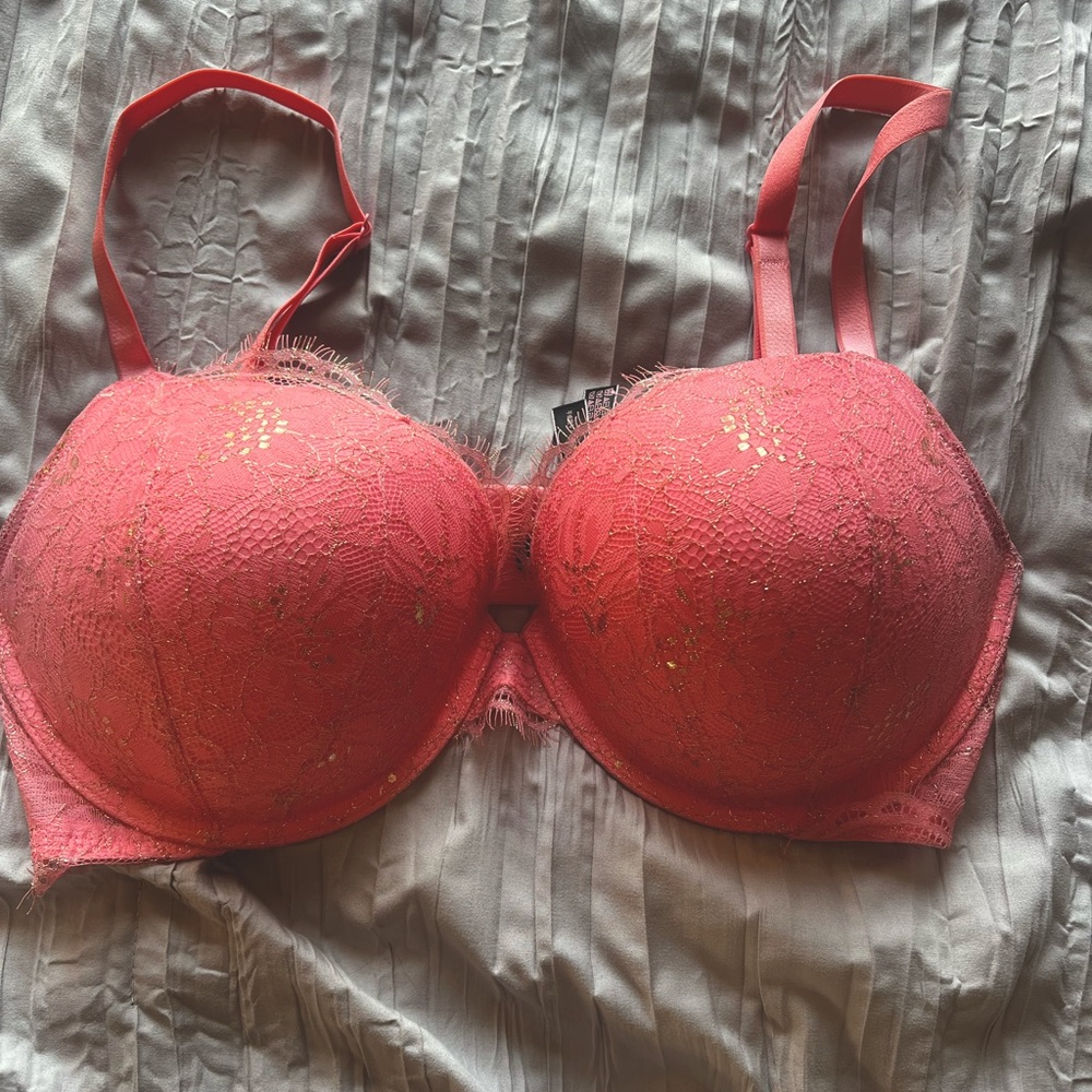 Two Victoria’s Secret bras size 38D  excellent used condition